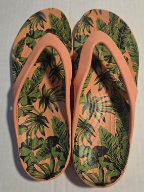 CROCS Kadee II Tropical Print Flip Flops